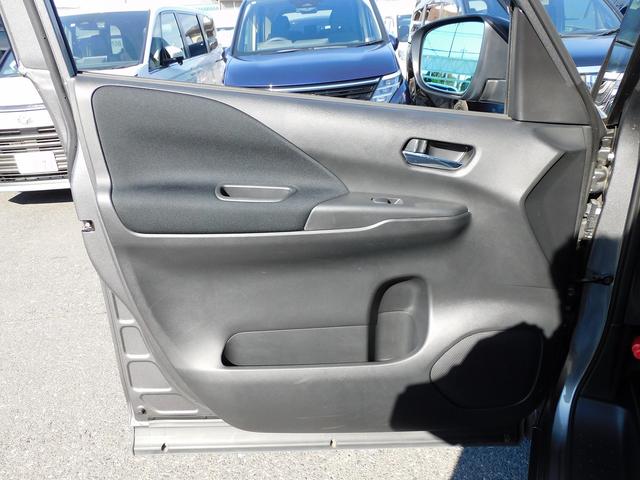 プロパイロット・後期・１０インチフルセグナビ・全周囲カメラ・ＢＴオーディオ・両側自動ドア・ＬＥＤライト・フォグＬＥＤ・デジタルミラー・エマージェンシーブレーキ・ＥＴＣ・ＢＳＭ・フロアマット