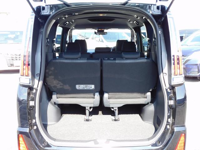 ノア Ｓｉ　後期・９インチフルセグナビ・バックカメラ・ＢＴオーディオ・両側自動ドア・ＬＥＤライト・フォグＬＥＤ・トヨタセーフティセンス・クルーズコントロール・アイドリングストップ・ＥＴＣ・フロアマット（8枚目）