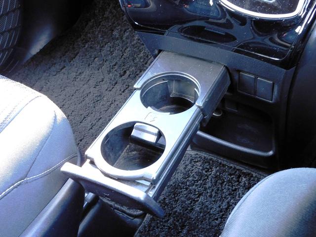 ノア Ｓｉ　後期・９インチフルセグナビ・バックカメラ・ＢＴオーディオ・両側自動ドア・ＬＥＤライト・フォグＬＥＤ・トヨタセーフティセンス・クルーズコントロール・アイドリングストップ・ＥＴＣ・フロアマット（42枚目）