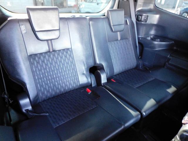 ノア ハイブリッドＳ－Ｚ　１０インチフルセグナビ・後席モニター・バックカメラ・ＢＴオーディオ・両側自動ドア・ＬＥＤライト・フォグＬＥＤ・モデリスタエアロ・トヨタセーフティセンス・ＡＣＣ・ＥＴＣ・ＢＳＭ・ハーフレザーシート（7枚目）