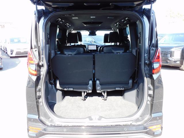 ノア ハイブリッドＳ－Ｚ　１０インチフルセグナビ・後席モニター・バックカメラ・ＢＴオーディオ・両側自動ドア・ＬＥＤライト・フォグＬＥＤ・モデリスタエアロ・トヨタセーフティセンス・ＡＣＣ・ＥＴＣ・ＢＳＭ・ハーフレザーシート（8枚目）