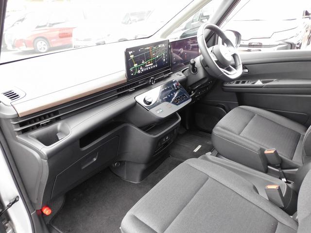 セレナ ｅ－パワー　ハイウェイスターＶ　プロパイロット・ＮＩＳＳＡＮＣｏｎｎｅｃｔナビ・全周囲カメラ・ＢＴオーディオ・両側自動ドア・ＬＥＤライト・フォグＬＥＤ・デジタルミラー・ＡＣＣ・エマージェンシーブレーキ・ＢＳＭ・フロアマット（30枚目）