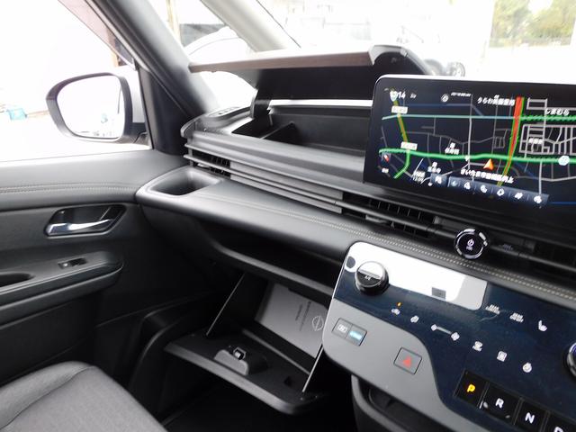 セレナ ｅ－パワー　ハイウェイスターＶ　プロパイロット・ＮＩＳＳＡＮＣｏｎｎｅｃｔナビ・全周囲カメラ・ＢＴオーディオ・両側自動ドア・ＬＥＤライト・フォグＬＥＤ・デジタルミラー・ＡＣＣ・エマージェンシーブレーキ・ＢＳＭ・フロアマット（45枚目）