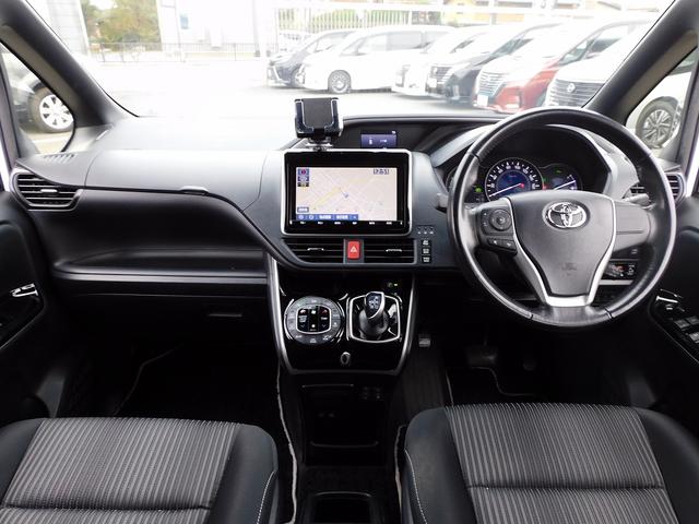 ヴォクシー ハイブリッドＺＳ　煌ＩＩ　後期・９インチフルセグナビ・バックカメラ・ＢＴオーディオ・両側自動ドア・ＬＥＤライト・フォグＬＥＤ・トヨタセーフティセンスクルーズコントロール・・ＥＴＣ・シートヒーター・フロアマット・ドアバイザー（4枚目）