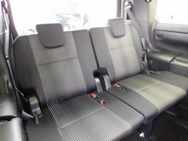 ヴォクシー ハイブリッドＺＳ　煌ＩＩ　後期・９インチフルセグナビ・バックカメラ・ＢＴオーディオ・両側自動ドア・ＬＥＤライト・フォグＬＥＤ・トヨタセーフティセンスクルーズコントロール・・ＥＴＣ・シートヒーター・フロアマット・ドアバイザー（7枚目）