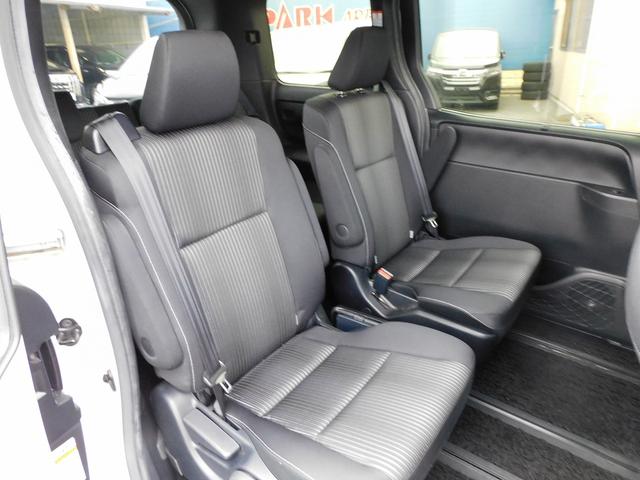 ヴォクシー ハイブリッドＺＳ　煌ＩＩ　後期・９インチフルセグナビ・バックカメラ・ＢＴオーディオ・両側自動ドア・ＬＥＤライト・フォグＬＥＤ・トヨタセーフティセンスクルーズコントロール・・ＥＴＣ・シートヒーター・フロアマット・ドアバイザー（29枚目）