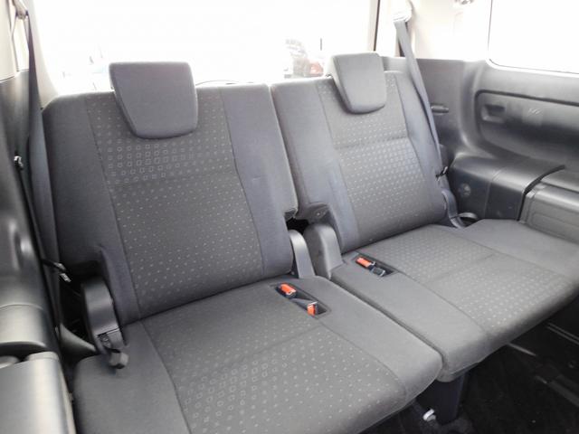 ヴォクシー ハイブリッドV フルセグナビ・Bカメラ・BTオーディオ・両側スライドドア・LEDライト・フォグライト・本革ステアリング・ETC・クルーズコントロール・シートヒーター・アイドリングストップ・フロアマット・ドアバイザー(7枚目)