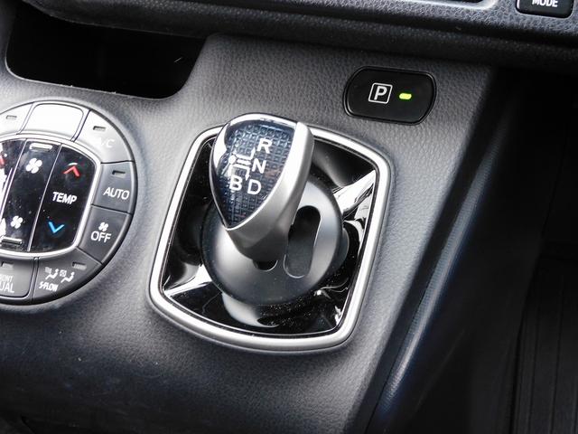 ヴォクシー ハイブリッドV フルセグナビ・Bカメラ・BTオーディオ・両側スライドドア・LEDライト・フォグライト・本革ステアリング・ETC・クルーズコントロール・シートヒーター・アイドリングストップ・フロアマット・ドアバイザー(11枚目)