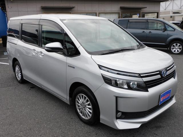 ヴォクシー ハイブリッドV フルセグナビ・Bカメラ・BTオーディオ・両側スライドドア・LEDライト・フォグライト・本革ステアリング・ETC・クルーズコントロール・シートヒーター・アイドリングストップ・フロアマット・ドアバイザー(21枚目)