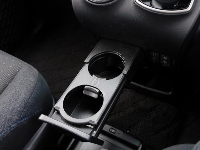 ヴォクシー ハイブリッドV フルセグナビ・Bカメラ・BTオーディオ・両側スライドドア・LEDライト・フォグライト・本革ステアリング・ETC・クルーズコントロール・シートヒーター・アイドリングストップ・フロアマット・ドアバイザー(42枚目)