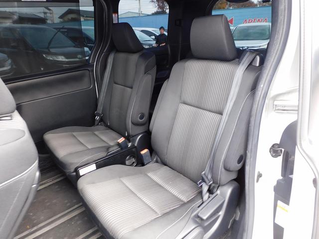 ヴォクシー ＺＳ　後期・９インチフルセグナビ・後席モニター・ＢＴオーディオ・両側自動ドア・ＬＥＤライト・フォグＬＥＤ・デジタルミラー・１６ＡＷ・トヨタセーフティセンス・クルーズコントロール・ＥＴＣ・フロアマット（6枚目）