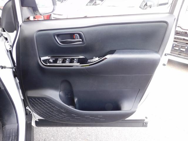 ヴォクシー ＺＳ　後期・９インチフルセグナビ・後席モニター・ＢＴオーディオ・両側自動ドア・ＬＥＤライト・フォグＬＥＤ・デジタルミラー・１６ＡＷ・トヨタセーフティセンス・クルーズコントロール・ＥＴＣ・フロアマット（28枚目）