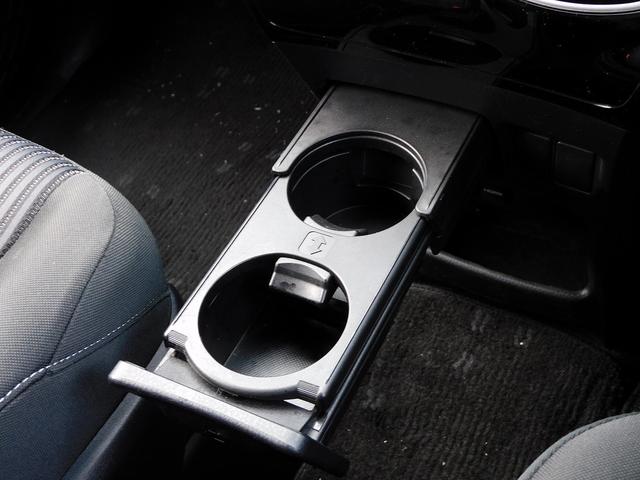 ヴォクシー ＺＳ　後期・９インチフルセグナビ・後席モニター・ＢＴオーディオ・両側自動ドア・ＬＥＤライト・フォグＬＥＤ・デジタルミラー・１６ＡＷ・トヨタセーフティセンス・クルーズコントロール・ＥＴＣ・フロアマット（43枚目）