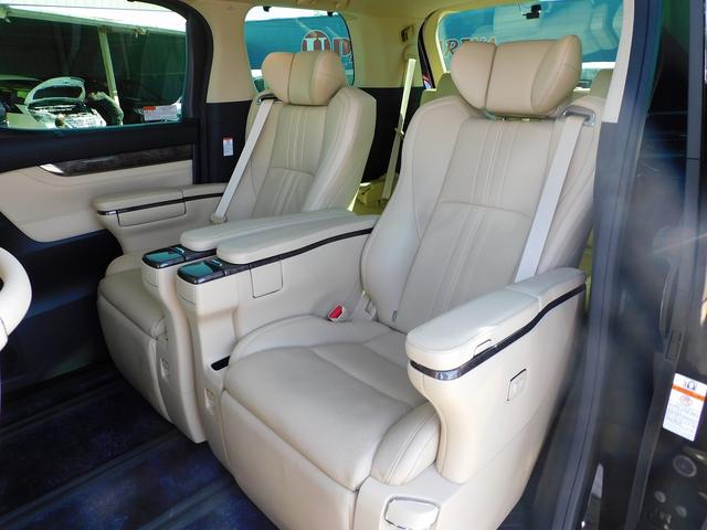 アルファードハイブリッド エグゼクティブラウンジＳ　後期・ＪＢＬ・９インチフルセグナビ・後席モニター・全周囲カメラ・ＢＴオーディオ・両側自動ドア・サンルーフ・３眼ＬＥＤライト・フォグＬＥＤ・デジタルミラー・トヨタセーフティセンス・ＥＴＣ・ＢＳＭ（6枚目）