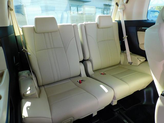 アルファードハイブリッド エグゼクティブラウンジＳ　後期・ＪＢＬ・９インチフルセグナビ・後席モニター・全周囲カメラ・ＢＴオーディオ・両側自動ドア・サンルーフ・３眼ＬＥＤライト・フォグＬＥＤ・デジタルミラー・トヨタセーフティセンス・ＥＴＣ・ＢＳＭ（7枚目）