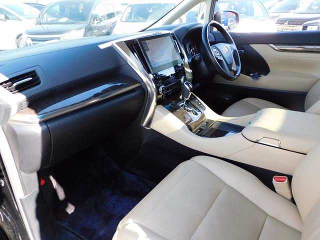 アルファードハイブリッド エグゼクティブラウンジＳ　後期・ＪＢＬ・９インチフルセグナビ・後席モニター・全周囲カメラ・ＢＴオーディオ・両側自動ドア・サンルーフ・３眼ＬＥＤライト・フォグＬＥＤ・デジタルミラー・トヨタセーフティセンス・ＥＴＣ・ＢＳＭ（32枚目）