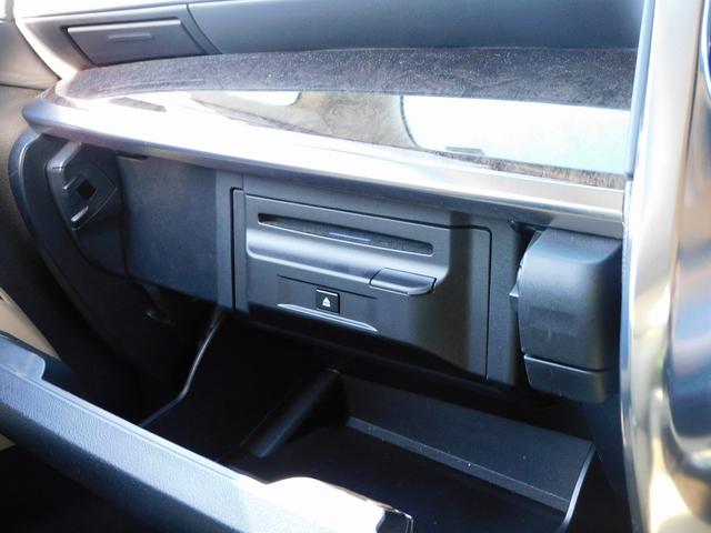 アルファードハイブリッド エグゼクティブラウンジＳ　後期・ＪＢＬ・９インチフルセグナビ・後席モニター・全周囲カメラ・ＢＴオーディオ・両側自動ドア・サンルーフ・３眼ＬＥＤライト・フォグＬＥＤ・デジタルミラー・トヨタセーフティセンス・ＥＴＣ・ＢＳＭ（51枚目）