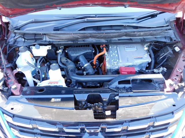 セレナ ｅ－パワー　ハイウェイスターＶ　後期・プロパイロット・９インチフルセグナビ・後席モニター・全周囲カメラ・ＢＴオーディオ・両側自動ドア・ＬＥＤライト・フォグＬＥＤ・デジタルミラー・エマージェンシーブレーキ・ＥＴＣ・ドアバイザー（18枚目）