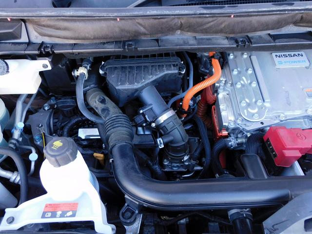 セレナ ｅ－パワー　ハイウェイスターＶ　後期・プロパイロット・９インチフルセグナビ・後席モニター・全周囲カメラ・ＢＴオーディオ・両側自動ドア・ＬＥＤライト・フォグＬＥＤ・デジタルミラー・エマージェンシーブレーキ・ＥＴＣ・ドアバイザー（55枚目）