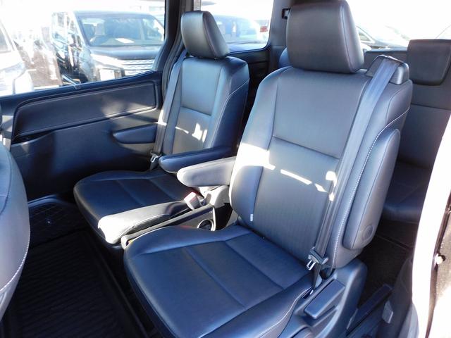 TOYOTA ESQUIRE HYBRID GI BLACK TAILORED