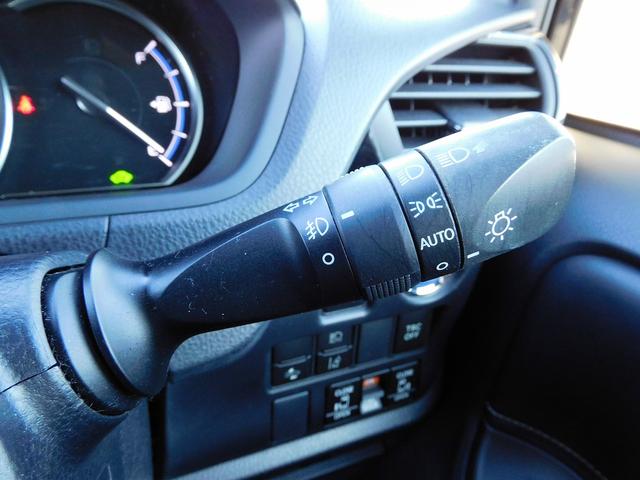 TOYOTA ESQUIRE HYBRID GI BLACK TAILORED