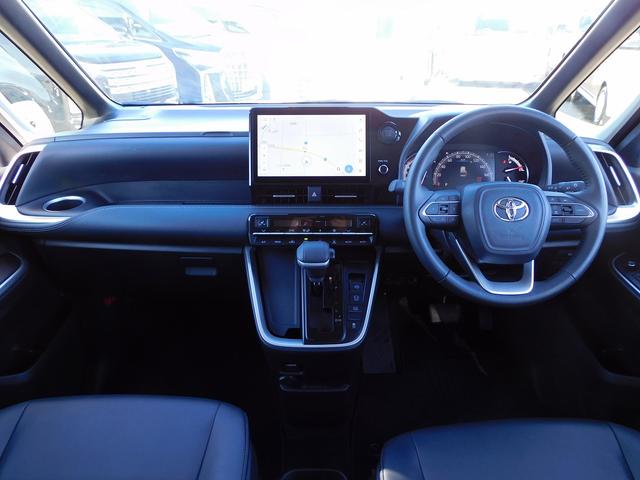 ノア Ｚ　１０インチフルセグナビ・後席モニター・バックカメラ・ＢＴオーディオ・両側自動ドア・ＬＥＤライト・フォグＬＥＤ・トヨタセーフティセンス・ＡＣＣ・ＥＴＣ・ハーフレザーシート・シートヒーター・フロアマット（4枚目）