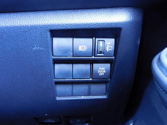 ノア Ｚ　１０インチフルセグナビ・後席モニター・バックカメラ・ＢＴオーディオ・両側自動ドア・ＬＥＤライト・フォグＬＥＤ・トヨタセーフティセンス・ＡＣＣ・ＥＴＣ・ハーフレザーシート・シートヒーター・フロアマット（13枚目）