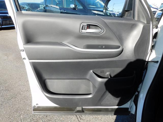 ノア Ｚ　１０インチフルセグナビ・後席モニター・バックカメラ・ＢＴオーディオ・両側自動ドア・ＬＥＤライト・フォグＬＥＤ・トヨタセーフティセンス・ＡＣＣ・ＥＴＣ・ハーフレザーシート・シートヒーター・フロアマット（32枚目）