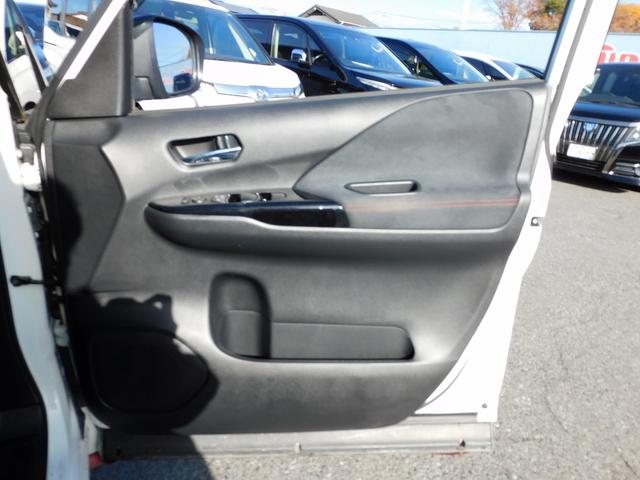 セレナ ニスモ メーカー9インチナビTV・全カメラ・CD・DVD・ブルートゥース・プロパイロット・Cセンサー・両自動ドア・ETC・LEDライト・LEDフォグ・17アルミ・USB・後席モニター・インテリキー・Pガラス(12枚目)