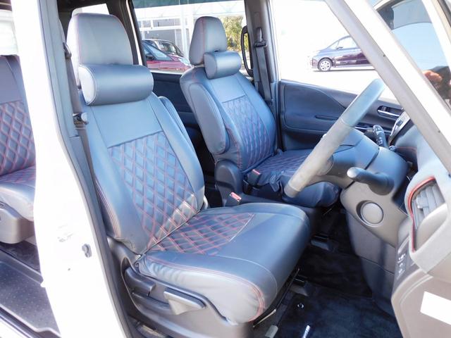 セレナ ニスモ メーカー9インチナビTV・全カメラ・CD・DVD・ブルートゥース・プロパイロット・Cセンサー・両自動ドア・ETC・LEDライト・LEDフォグ・17アルミ・USB・後席モニター・インテリキー・Pガラス(13枚目)