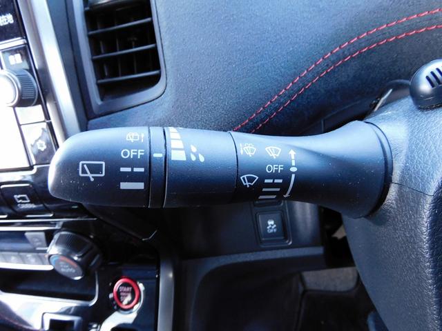 セレナ ニスモ メーカー9インチナビTV・全カメラ・CD・DVD・ブルートゥース・プロパイロット・Cセンサー・両自動ドア・ETC・LEDライト・LEDフォグ・17アルミ・USB・後席モニター・インテリキー・Pガラス(32枚目)