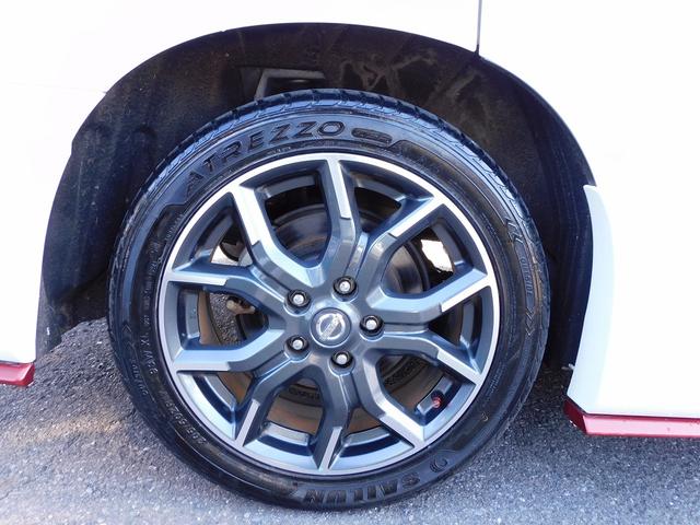 セレナ ニスモ メーカー9インチナビTV・全カメラ・CD・DVD・ブルートゥース・プロパイロット・Cセンサー・両自動ドア・ETC・LEDライト・LEDフォグ・17アルミ・USB・後席モニター・インテリキー・Pガラス(45枚目)