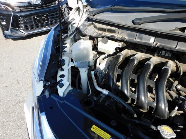 セレナ ニスモ メーカー9インチナビTV・全カメラ・CD・DVD・ブルートゥース・プロパイロット・Cセンサー・両自動ドア・ETC・LEDライト・LEDフォグ・17アルミ・USB・後席モニター・インテリキー・Pガラス(52枚目)