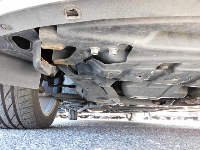 セレナ ニスモ メーカー9インチナビTV・全カメラ・CD・DVD・ブルートゥース・プロパイロット・Cセンサー・両自動ドア・ETC・LEDライト・LEDフォグ・17アルミ・USB・後席モニター・インテリキー・Pガラス(56枚目)