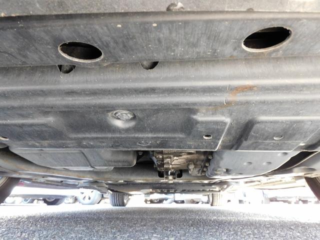 セレナ ニスモ メーカー9インチナビTV・全カメラ・CD・DVD・ブルートゥース・プロパイロット・Cセンサー・両自動ドア・ETC・LEDライト・LEDフォグ・17アルミ・USB・後席モニター・インテリキー・Pガラス(58枚目)