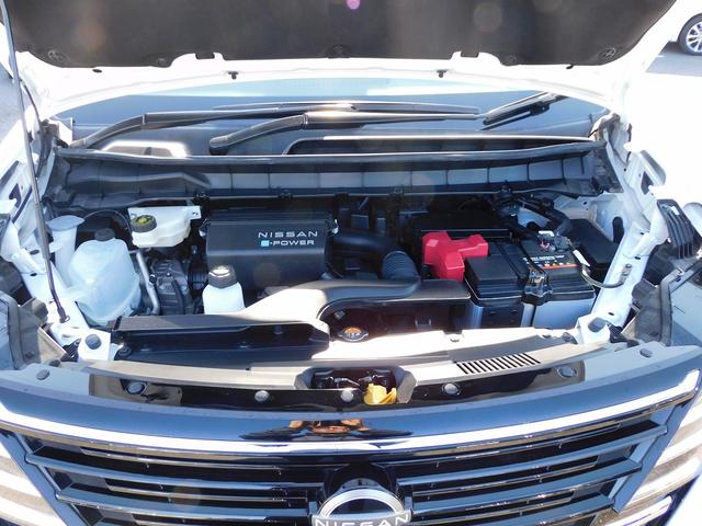 セレナ ｅ－パワー　ハイウェイスターＶ　プロパイロット・ＮＩＳＳＡＮＣｏｎｎｅｃｔナビ・後席モニター・全周囲カメラ・ＢＴオーディオ・両側自動ドア・ＬＥＤライト・フォグＬＥＤ・デジタルミラー・エマージェンシーブレーキ・ＥＴＣ・ＢＳＭ（18枚目）