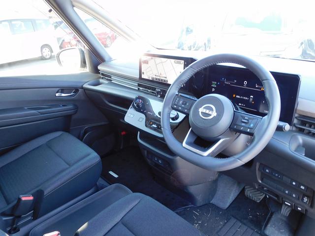 セレナ ｅ－パワー　ハイウェイスターＶ　プロパイロット・ＮＩＳＳＡＮＣｏｎｎｅｃｔナビ・後席モニター・全周囲カメラ・ＢＴオーディオ・両側自動ドア・ＬＥＤライト・フォグＬＥＤ・デジタルミラー・エマージェンシーブレーキ・ＥＴＣ・ＢＳＭ（27枚目）