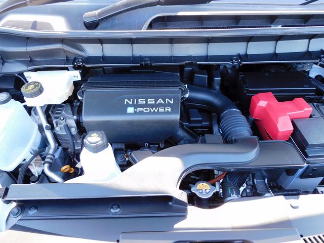 セレナ ｅ－パワー　ハイウェイスターＶ　プロパイロット・ＮＩＳＳＡＮＣｏｎｎｅｃｔナビ・後席モニター・全周囲カメラ・ＢＴオーディオ・両側自動ドア・ＬＥＤライト・フォグＬＥＤ・デジタルミラー・エマージェンシーブレーキ・ＥＴＣ・ＢＳＭ（56枚目）