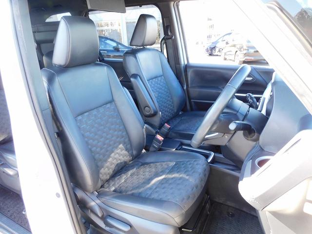 ヴォクシー ハイブリッドS-Z 10インチフルセグナビ・後席モニター・バックカメラ・BTオーディオ・両側自動ドア・LEDライト・トヨタセーフティセンス・ACC・ETC・シートヒーター・ハーフレザーシート・フロアマット・ドアバイザー(5枚目)