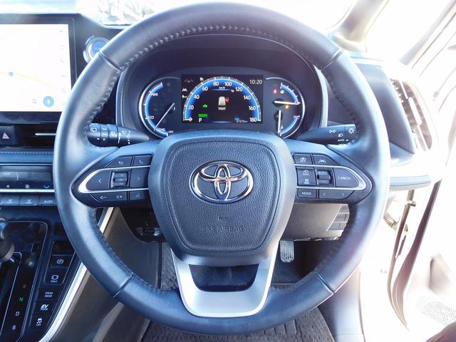 ヴォクシー ハイブリッドS-Z 10インチフルセグナビ・後席モニター・バックカメラ・BTオーディオ・両側自動ドア・LEDライト・トヨタセーフティセンス・ACC・ETC・シートヒーター・ハーフレザーシート・フロアマット・ドアバイザー(11枚目)