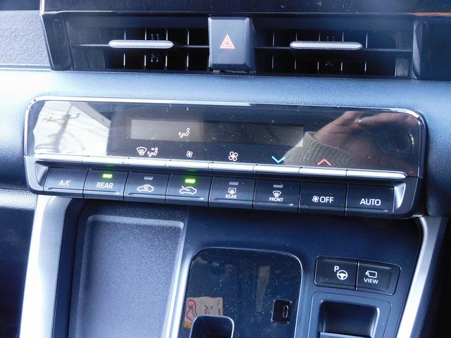 ヴォクシー ハイブリッドS-G ディスプレイオーディオ・フルセグ・全周囲カメラ・BTオーディオ・両側自動ドア・LEDライト・16AW・トヨタチームメイト・ACC・ETC・コーナーセンサー・本革ステアリング・フロアマット・ドアバイザー(11枚目)