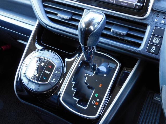 エスクァイア Gi 9インチフルセグナビ・後席モニター・バックカメラ・BTオーディオ・両側自動ドア・LEDライト・フォグライト・オートハイビーム・クルーズコントロール・アイドリングストップ・ETC・シートヒーター(12枚目)