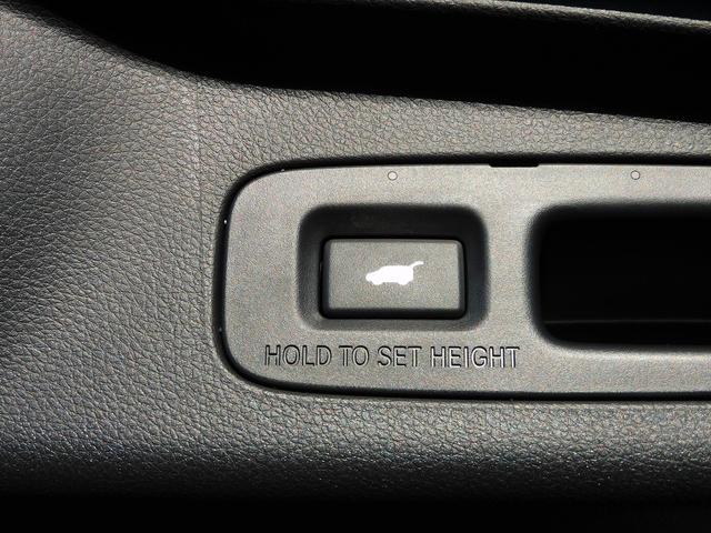 オデッセイハイブリッド ｅ：ＨＥＶアブソルート・ＥＸ　１０インチナビ地デジ・全カメラ・ＣＤ・ＤＶＤ・ブルートゥース・１８アルミ・レーダーＣ・ＬＫＡ・ＢＳＭ・両Ｐドア・Ｐゲート・ＬＥＤライト・ＵＳＢ・ＡＣ１００・Ｃソナー・パドルシフト・ＴＶキット・Ｐガラス（18枚目）