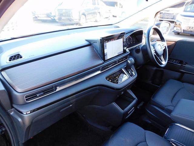 オデッセイハイブリッド ｅ：ＨＥＶアブソルート・ＥＸ　１０インチナビ地デジ・全カメラ・ＣＤ・ＤＶＤ・ブルートゥース・１８アルミ・レーダーＣ・ＬＫＡ・ＢＳＭ・両Ｐドア・Ｐゲート・ＬＥＤライト・ＵＳＢ・ＡＣ１００・Ｃソナー・パドルシフト・ＴＶキット・Ｐガラス（20枚目）