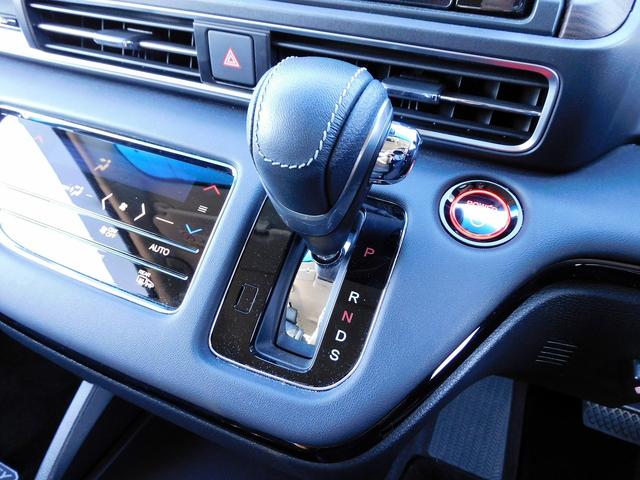 オデッセイハイブリッド ｅ：ＨＥＶアブソルート・ＥＸ　１０インチナビ地デジ・全カメラ・ＣＤ・ＤＶＤ・ブルートゥース・１８アルミ・レーダーＣ・ＬＫＡ・ＢＳＭ・両Ｐドア・Ｐゲート・ＬＥＤライト・ＵＳＢ・ＡＣ１００・Ｃソナー・パドルシフト・ＴＶキット・Ｐガラス（34枚目）