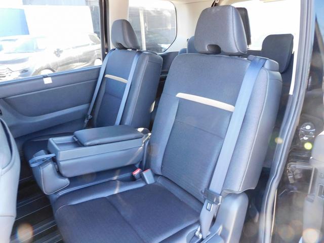 セレナ ハイウェイスターV プロパイロット・9インチフルセグナビ・全周囲カメラ・BTオーディオ・両側自動ドア・LEDライト・フォグLED・デジタルミラー・エマージェンシーブレーキ・アイドリングストップ・ETC・ドアバイザー(6枚目)