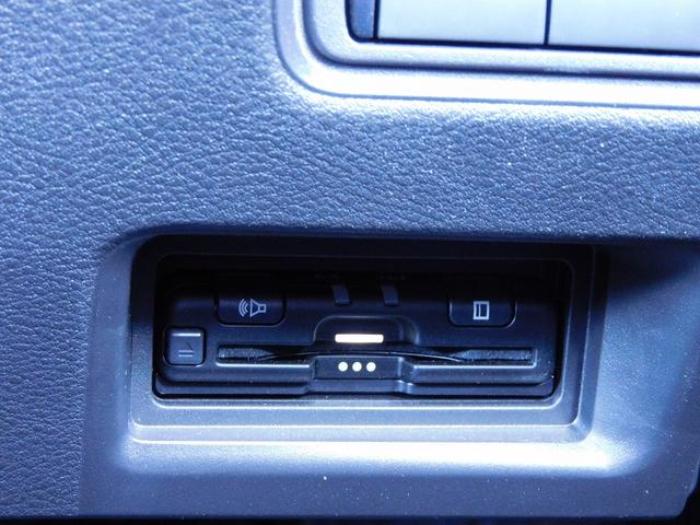 セレナ ハイウェイスターV プロパイロット・9インチフルセグナビ・全周囲カメラ・BTオーディオ・両側自動ドア・LEDライト・フォグLED・デジタルミラー・エマージェンシーブレーキ・アイドリングストップ・ETC・ドアバイザー(14枚目)