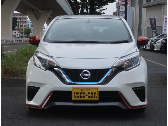 ノート ニスモ　Ｓ　５速ＭＴ　ＮＩＳＭＯマフラー　ナビ　地デジ　バックカメラ　Ｂｌｕｅｔｏｏｔｈ　ドライブレコーダー　インテリキー　プッシュスタート　純正１７インチアルミホイール　ＬＥＤヘッドライト　ＥＴＣ（7枚目）