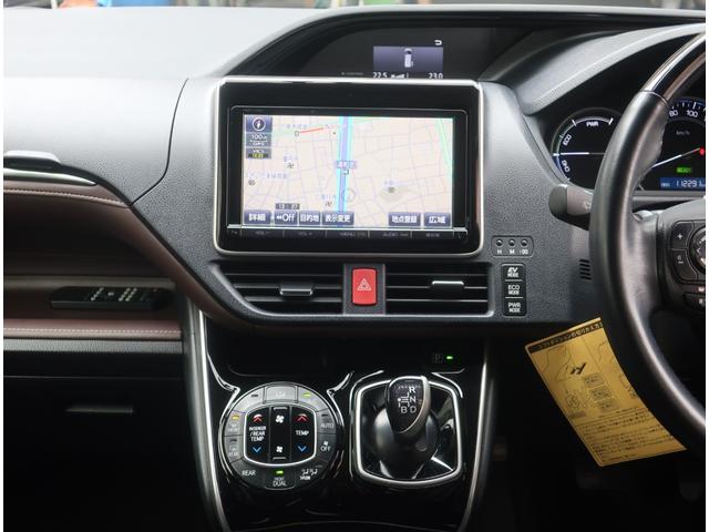 エスクァイア ハイブリッドＧｉ　フルエアロ　ローダウン　社外１９インチアルミホイール　ナビ　地デジ　バックカメラ　Ｂｌｕｅｔｏｏｔｈ　フリップダウンモニター　記録簿　両側パワースライドドア　シートヒーター　ビルトインＥＴＣ（16枚目）