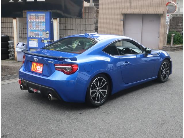 ＢＲＺ Ｒ　後期型　６速ＭＴ　ブリッツ車高調　リアスポイラー　社外ステアリング　ナビ　地デジ　バックカメラ　Ｂｌｕｅｔｏｏｔｈ　記録簿　純正ＬＥＤヘッドライト　ＥＴＣ　電動格納ミラー　修復歴無し（11枚目）